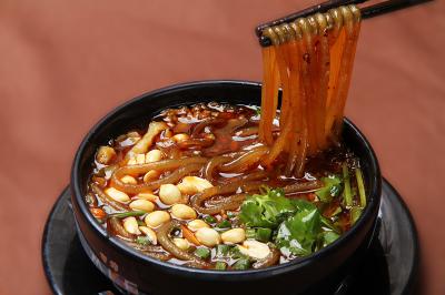 酸辣粉成人香蕉视频