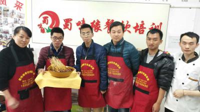 成都学钵钵鸡成人香蕉视频哪家好？