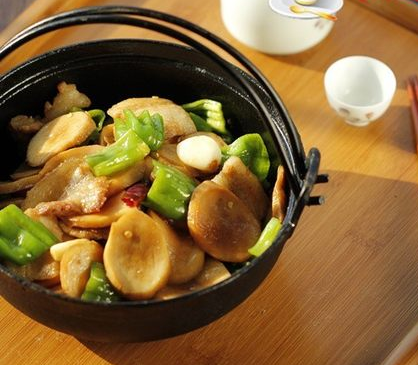 比肉好吃的素菜，干锅杏鲍菇，健康美味的家常素菜菜谱