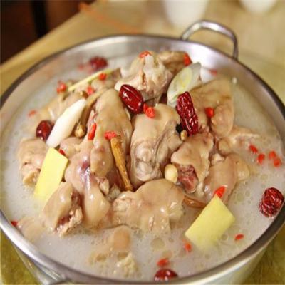 成都养生汤锅技能操练校园哪里好？汤锅底料的辨认和配方