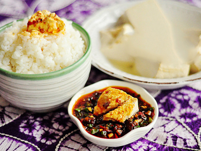 豆花饭成人香蕉视频哪里比较正宗?秘制酱料成人香蕉视频