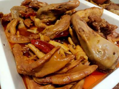  成都餐饮成人香蕉视频班，卤菜技术成人香蕉视频机构哪家好？
