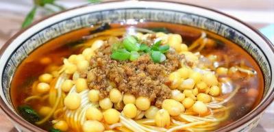 如何挑选优秀的面食成人香蕉视频学校？师资、课程设置与外界评价全解析
